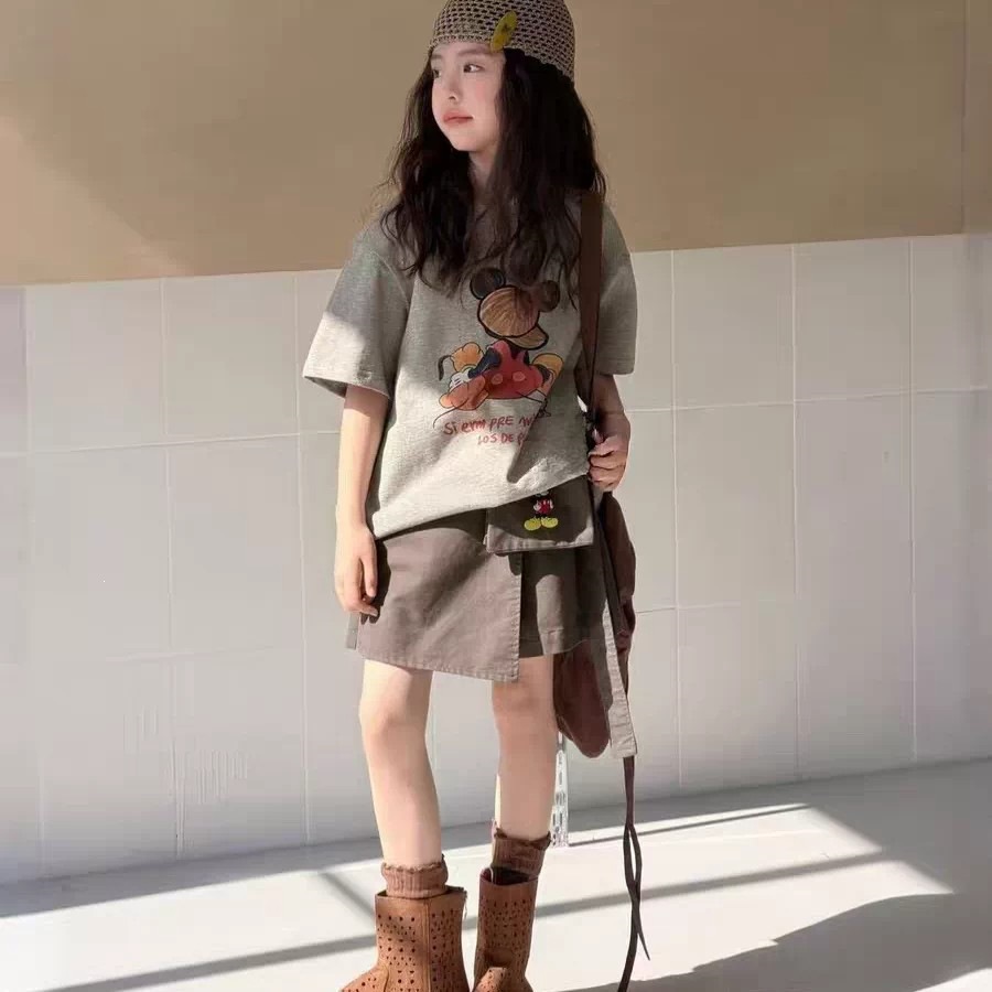 Girls' Summer New Arrival 2026: Korean Style Cartoon Fashionable Short-Sleeve T-Shirt and Skirt Two-Piece Set for Medium and Large Children