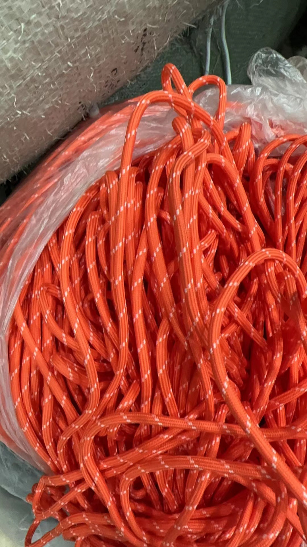 Cordones redondos de 5 mm para zapatos de papá, botas de senderismo, botas estilo Martin, con rayas diagonales en negro, blanco y amarillo.