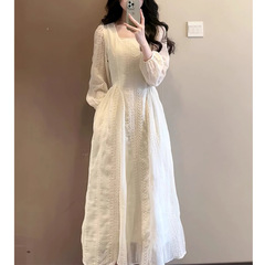 2025新款温柔风重工蕾丝连衣裙子女早秋季法式初恋系白色收腰长裙