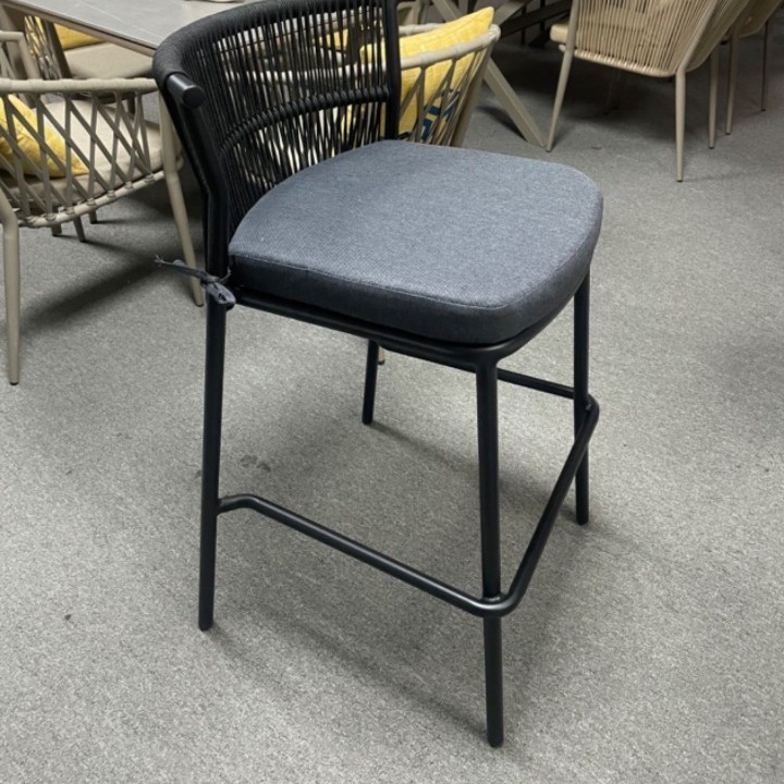 O 스타일 바 의자