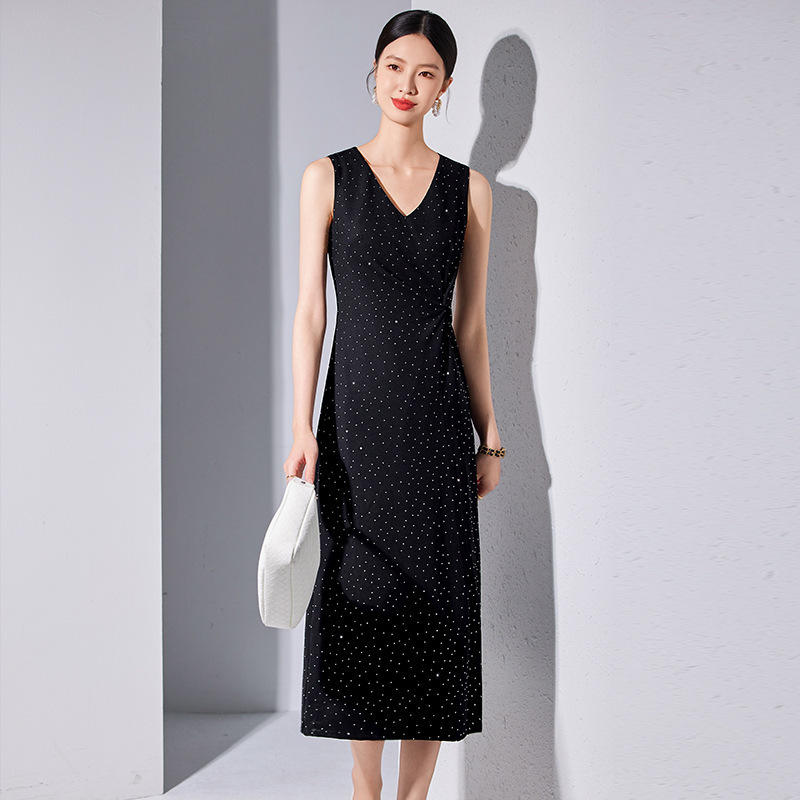 Sleeveless Black Dress with Hot Diamonds, Slim Fit Over-The-Knee Long Skirt, New Style, Light Luxury, High-End Professional Skirt for Formal Occasions