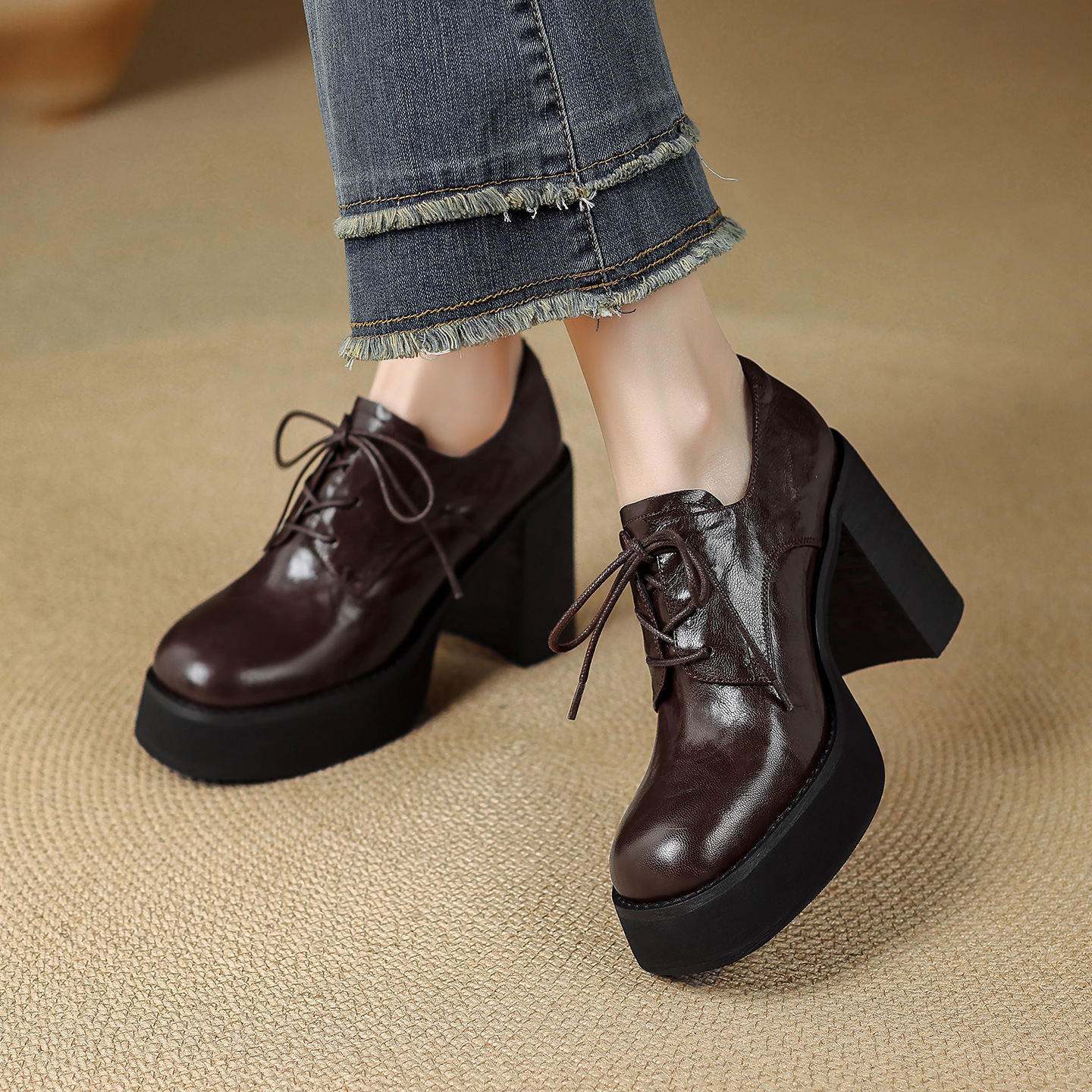 Giày cao gót nữ gót vuông 10cm phong cách Anh quốc buộc dây — màu nâu
