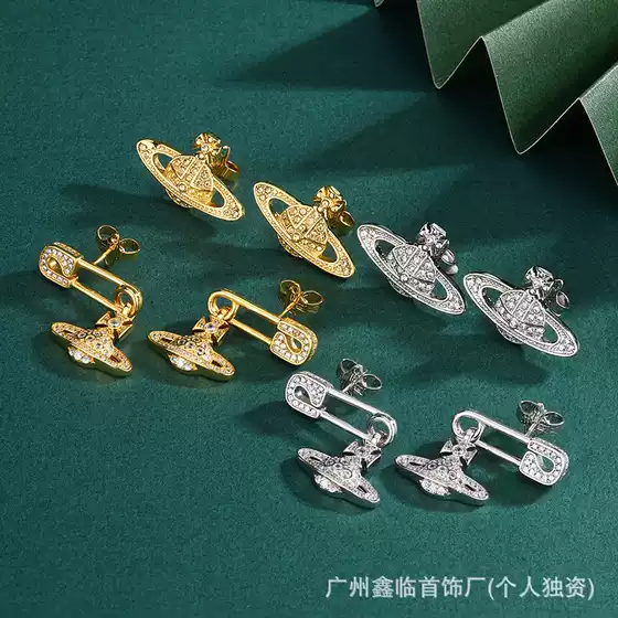 High version Western Queen Mother Silver Needle Saturn Earrings Vivian Classic Saturn Pin Full Diamond Earrings Factory Wholesale
