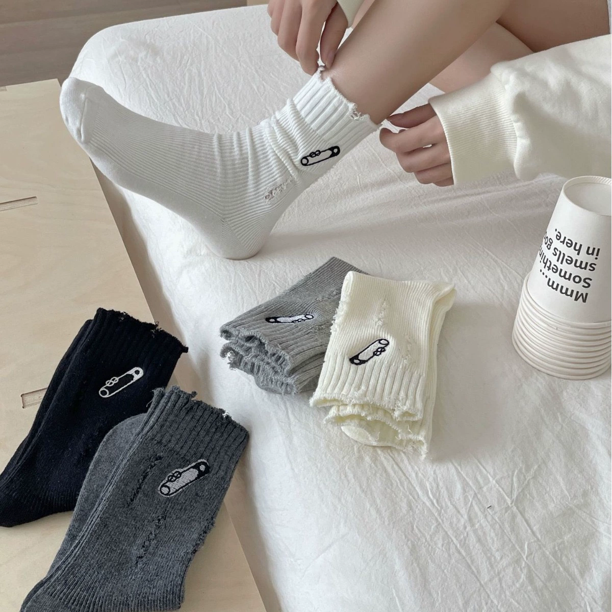 Осенние и зимние новые двойные иглы женские носочки в дыре