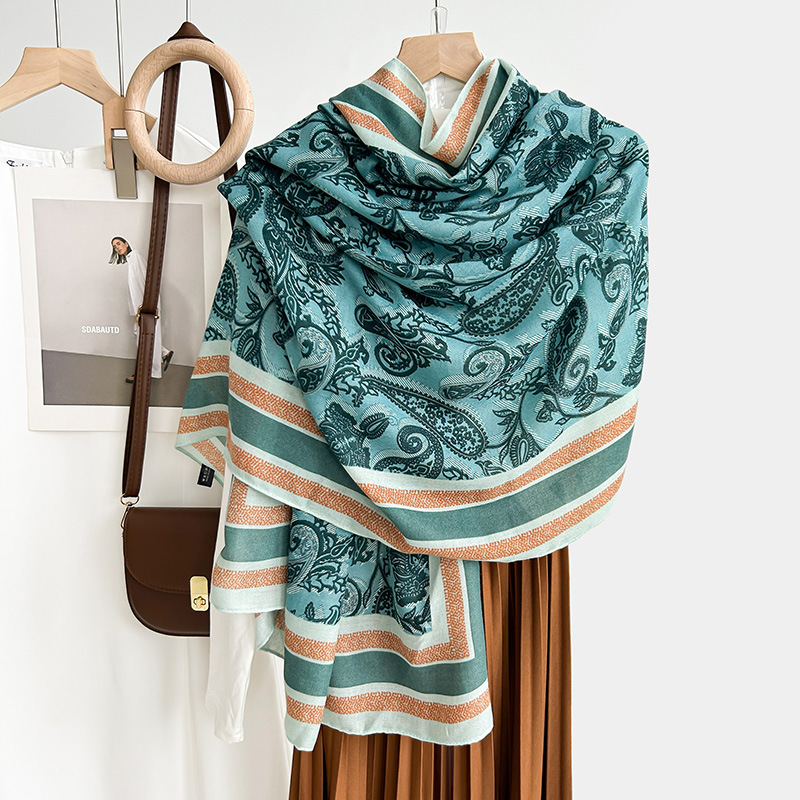 Otoño y invierno de alta calidad temperamento de moda sala de aire acondicionado chal Europa y Estados Unidos transfronterizos retro marco impreso bufandas de caju mujeres