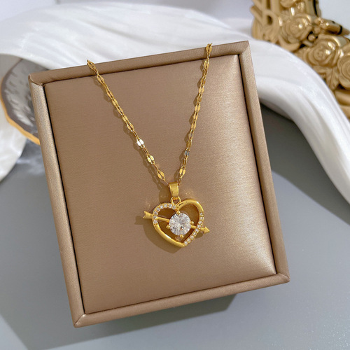 [Titanium Steel] An arrow piercing the heart, Japanese and Korean sweet style gift necklace, Internet celebrity versatile clavicle chain titanium steel chain