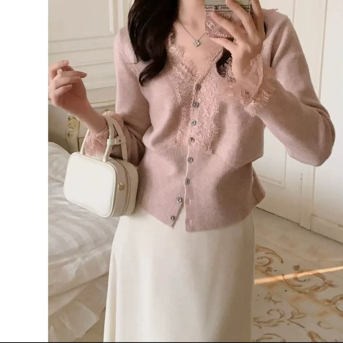 2024 осень и зима новый большой размер кружева с V-образным вырезом сшитый свитер свободный тонкий свитер женский топ