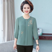 妈妈装春夏新款七分袖T恤雪纺衫2023中年女短袖洋气小衫绣花上衣