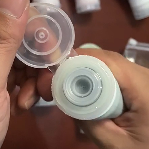 hermetic handheld cosmetic cleansing milk