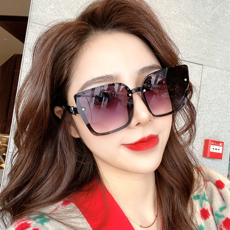 2021新款太阳眼镜墨镜个性时尚潮流网红直播带货地摊无框透明ins