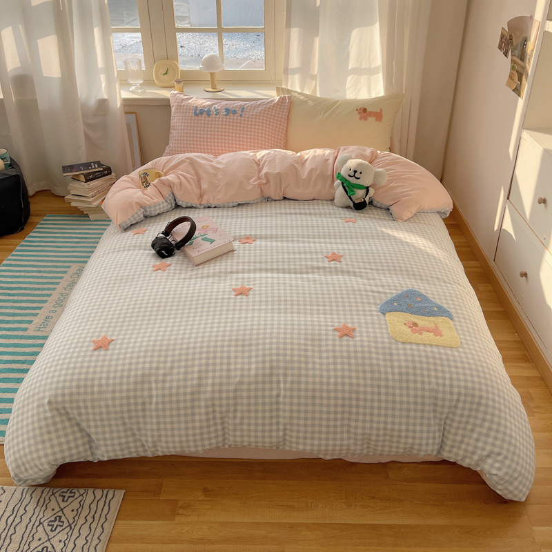 2025 nueva linda toalla de algodón de lavado de niña bordada puede dormir desnudo algodón de lavado de color sólido cuadrícula doble juego de cuatro piezas