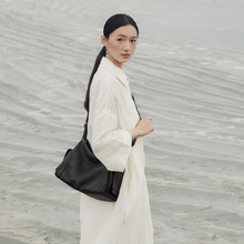 【奚梦瑶同款】裘真植鞣胎牛皮逍遥hobo包单肩斜挎大容量通勤包女