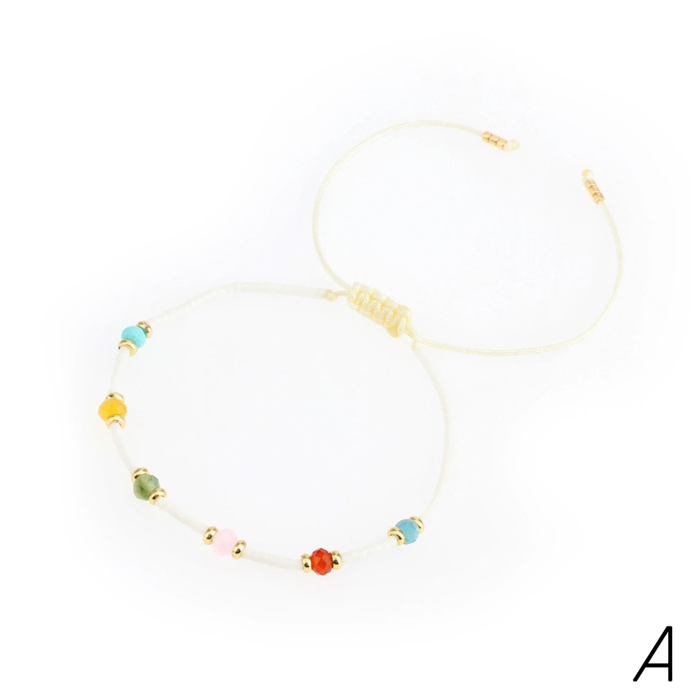 Adjustable beaded bracelet, simple and elegant design, with gem, boho style