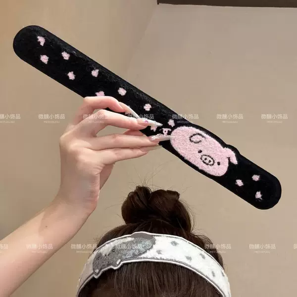 Soft and cute cartoon cat-shaped hair accessory: a long, magical hairband for girls, perfect for holding stray hairs, washing your face, applying makeup, and styling bangs. It can be used as both a hairband and a headband