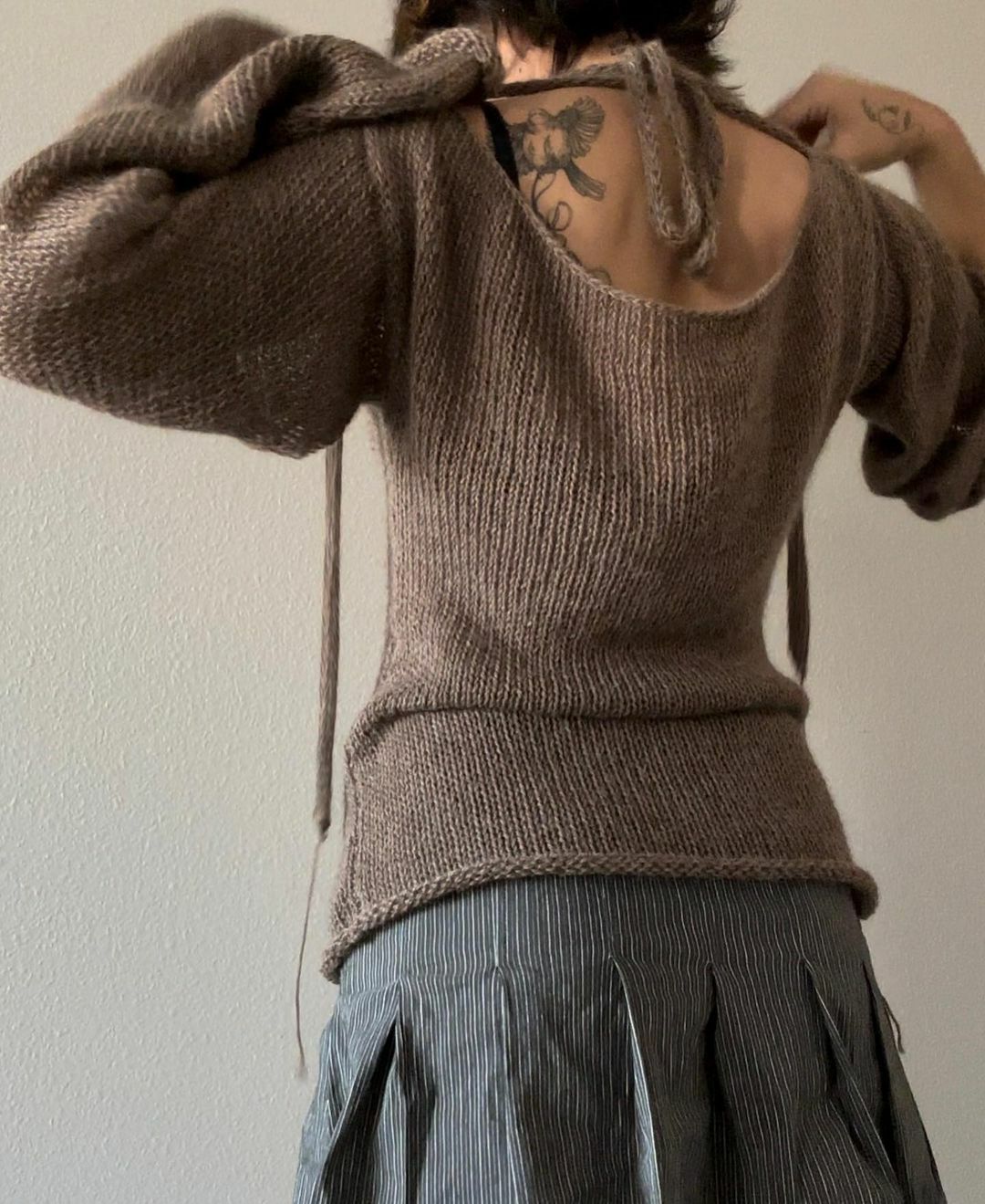 Women's Knitted Trumpet Sleeve Sweater Sexy Backless Pullover_voghion.com
