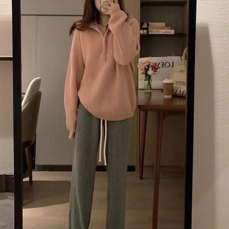 Design base body-friendly knitted sweater with zipper
