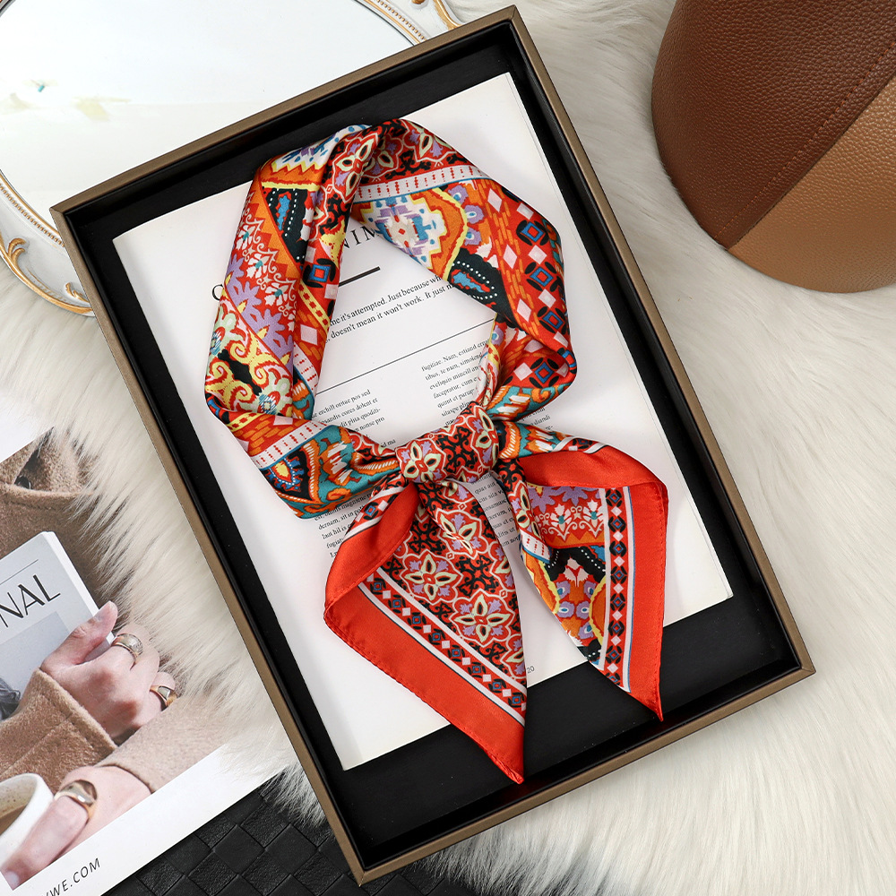 Bufanda de seda de mujer de estilo étnico 70 Bufanda de seda de imitación Bufanda de seda de protección solar cómoda y ligera Cinturón para el cabello Bufanda en la cabeza Chal multifunción
