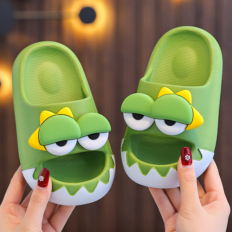 Zapatillas de verano para niños, niños y niñas pisando la sensación de excremento antideslizante baño interior antichoque para niños de mediano tamaño zapatillas de playa para bebés