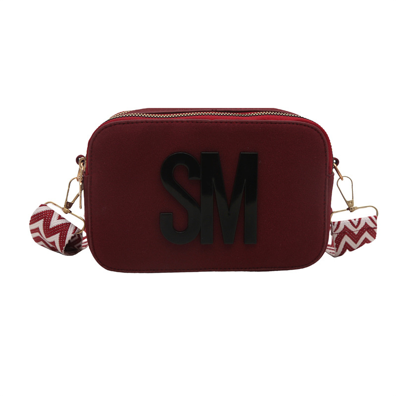 Bolso de hombro para mujeres 2025 primavera nueva bolsa de cámara ancha correa de hombro letras bolso de moda simple bolso de hombro