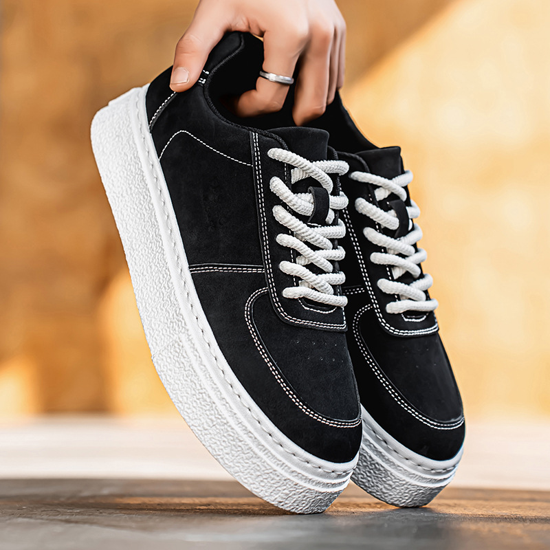 Zapatos de hombre de gran tamaño, zapatillas transpirables de cuero No. 46, nueva tendencia de verano 2025, zapatos de cuero deportivos casuales antideslizantes de suela gruesa