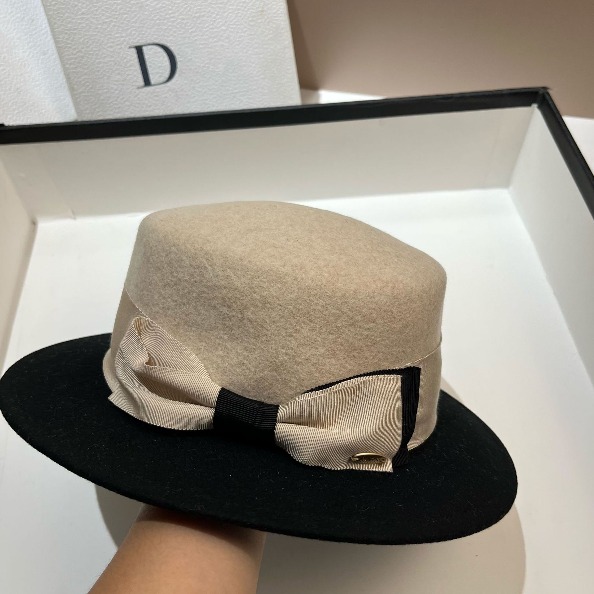 Chapeau haut de forme plat en pure laine de couleur contrastante avec nœud automne et hiver nouveau chapeau de célébrité Hepburn chapeau de jazz britannique_voghion.com