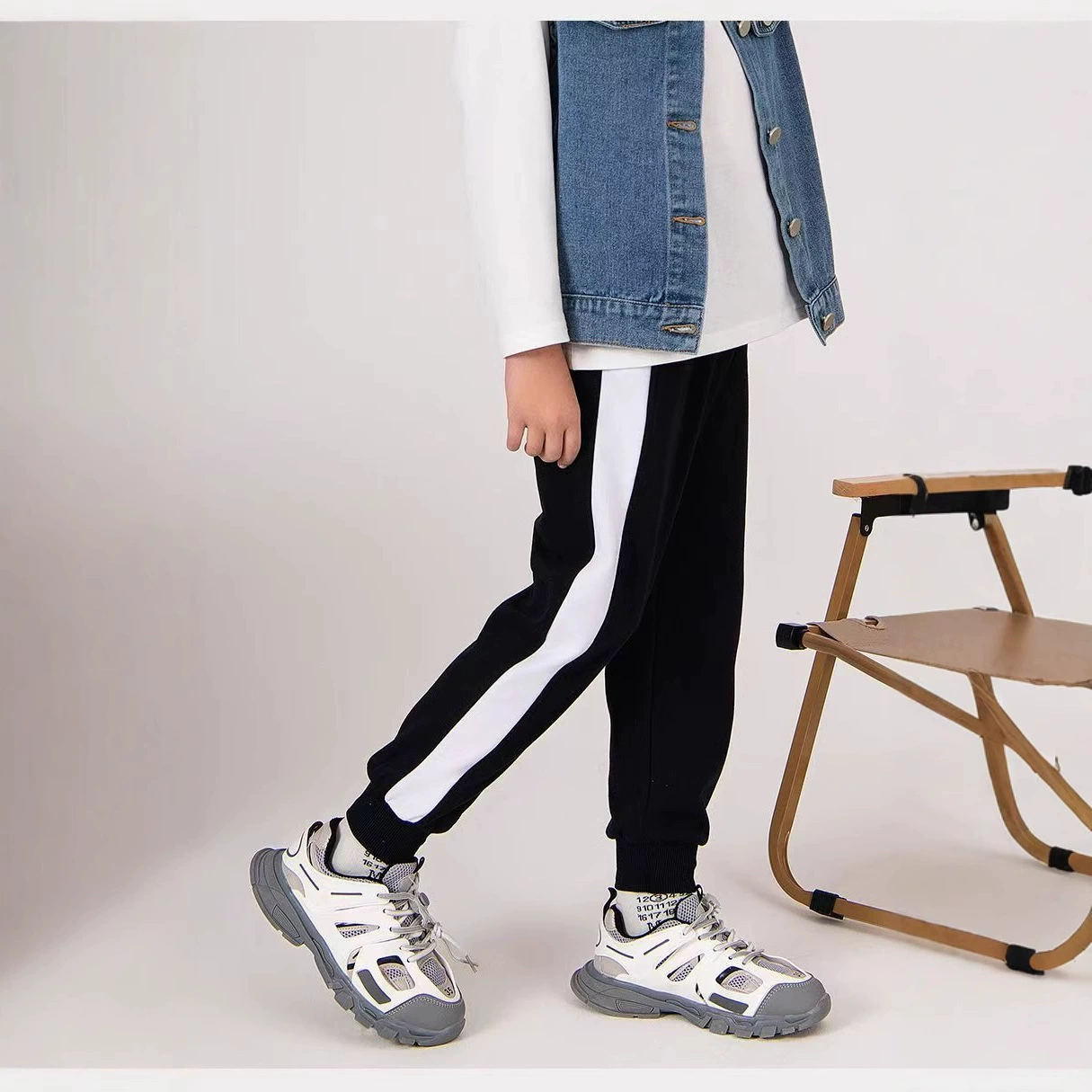 2025 Сшитые трикотажные брюки для девочек весна и осень новые спортивные брюки для детей средней и старшей школы брюки зимние танцевальные брюки