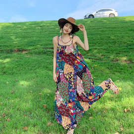 异域风情波西米亚连衣裙海边沙滩吊带裙女夏新款泰国旅游拍照长裙