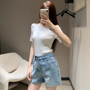 ���͸߶�F��26�ļ��¿���ĸ�Ứ���s�A�I����ᘿ������e����Ů�b