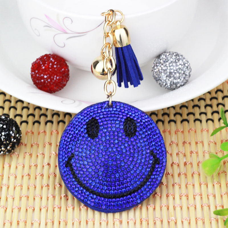 Nuevo creativo cara sonriente coreana llavero de diamante de moda borda de dama bolsos colgantes joyerías de comercio exterior al por mayor