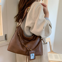 复古休闲托特包女2025秋季新款潮流时尚大容量背包质感通勤斜跨包