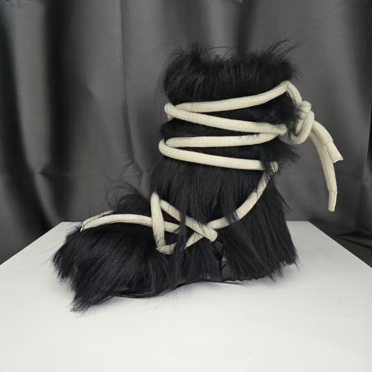 검정색 얇은 스트랩