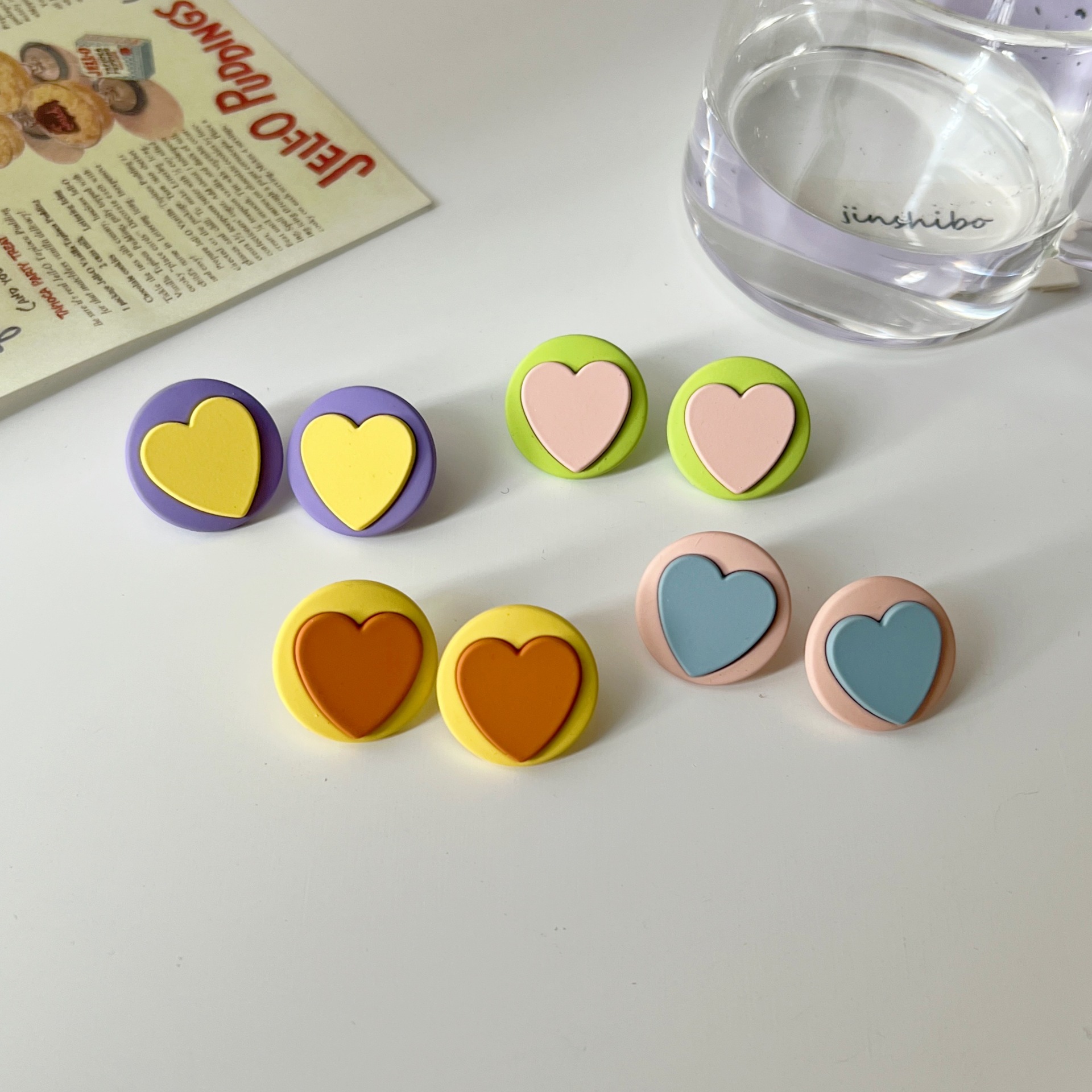 1 Pair Simple Style Classic Style Heart Shape Patchwork Arylic Alloy Ear Studs display picture 3