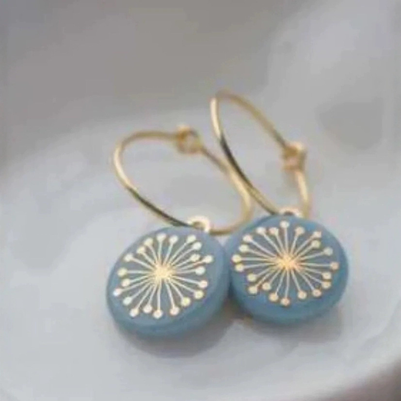 fashionable creative geometric pendant