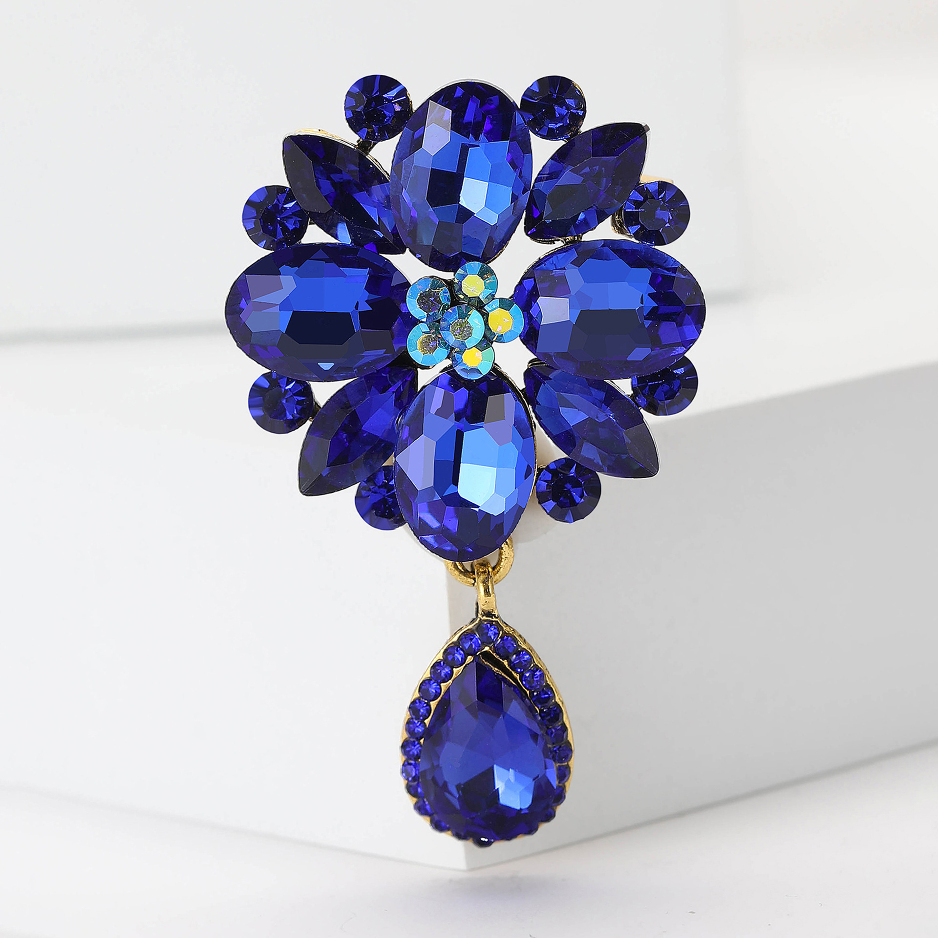 Elegant Retro Pin Water Droplets Flower Alloy Inlay Rhinestones Glass Women's Brooches display picture 5