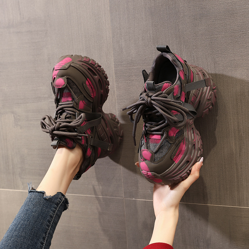 Giày sneaker nữ chunky đế dày nâng chiều cao phong cách Hàn Quốc — màu đen