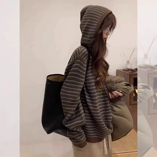 Трикотажное платье‑свитер с капюшоном оверсайз, демисезонное, кофе, one size