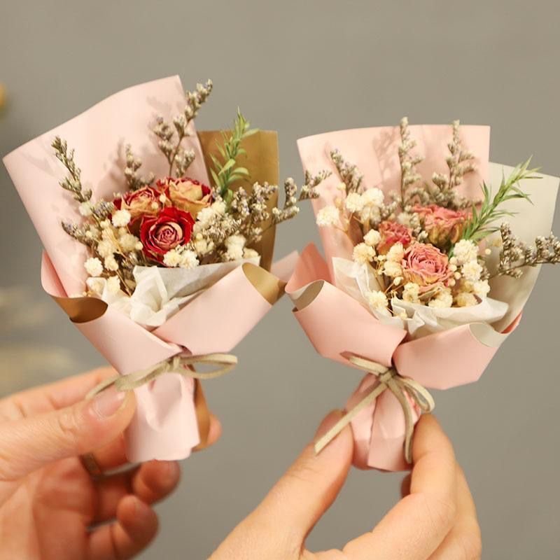 Mini Exquisite Baby's Gipsophila Bouquet Handmade Mini Dried Flower Rose Eternal Flower Gift DIY Hand Gift Decoration