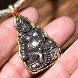 2024年款西藏爆款黄财神吊坠男士霸气复古风失天铁包金特色吊坠