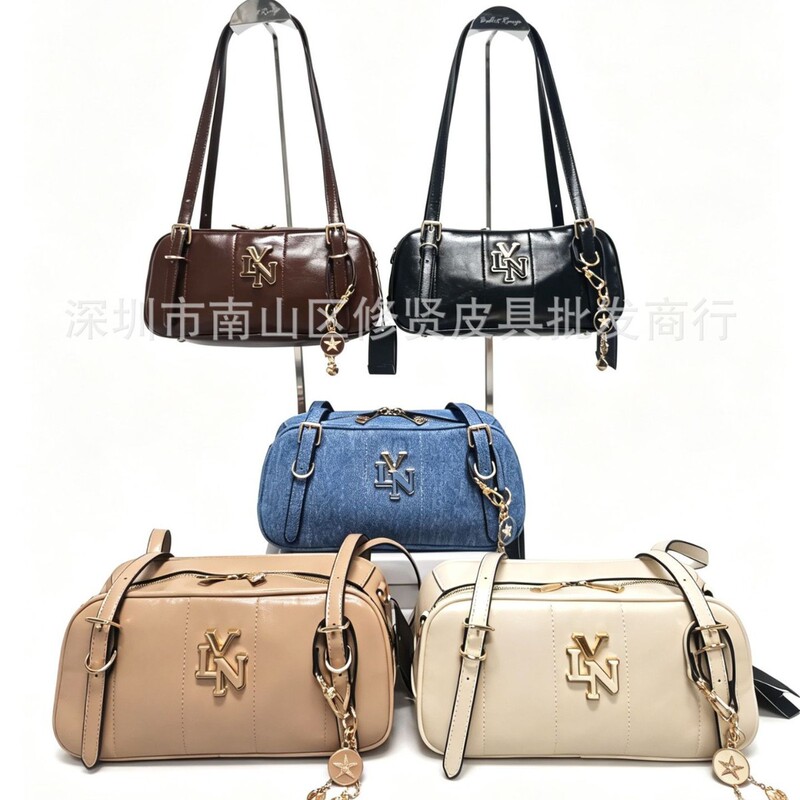 Lyn Accs Women's Bag 2026 New Model Starlight Avenue Tag-Decorated Oil Leather Shoulder Bag Women's Handbag Lyn Accs Women's Bag 2026 New Model Starlight Avenue Tag-Decorated Oil Leather Shoulder Bag Women's Handbag