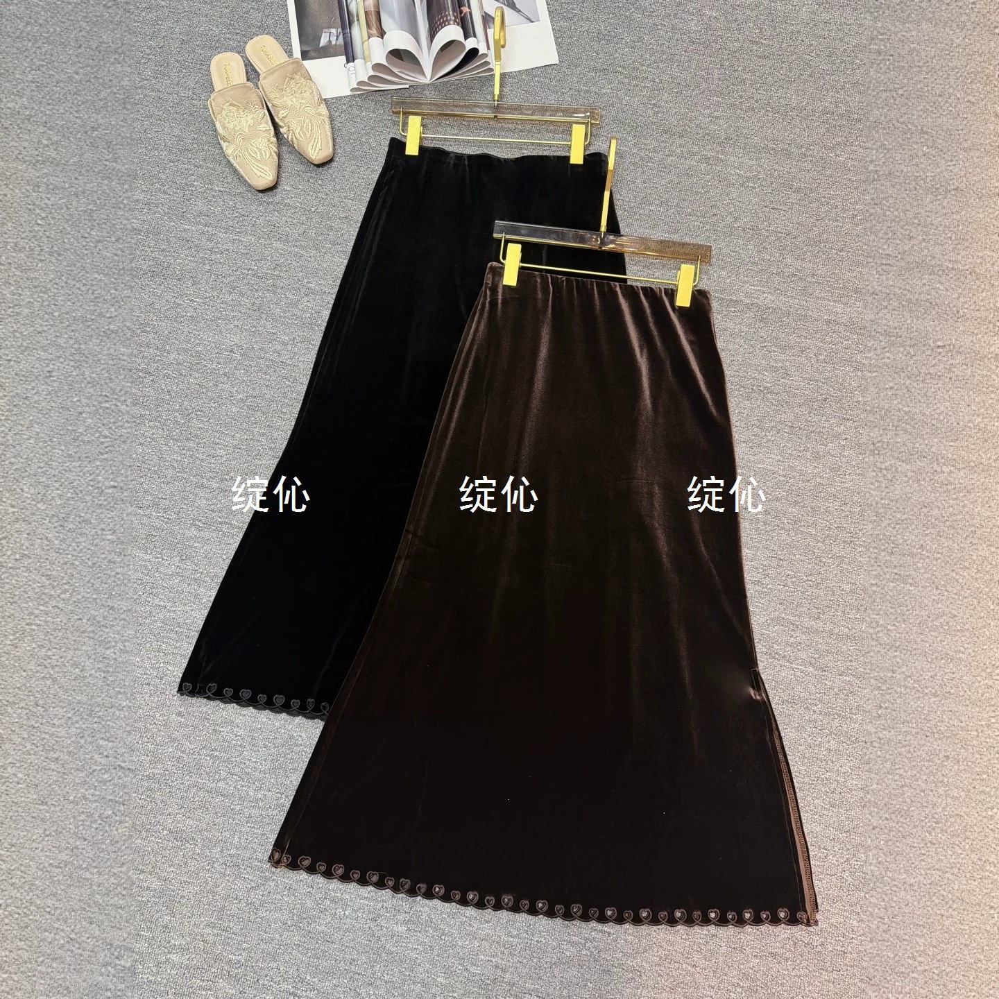 New Chinese-style velvet draped skirt with elastic waist, heart embroidery, slit at the hem, slimming long fishtail skirt, versatile style