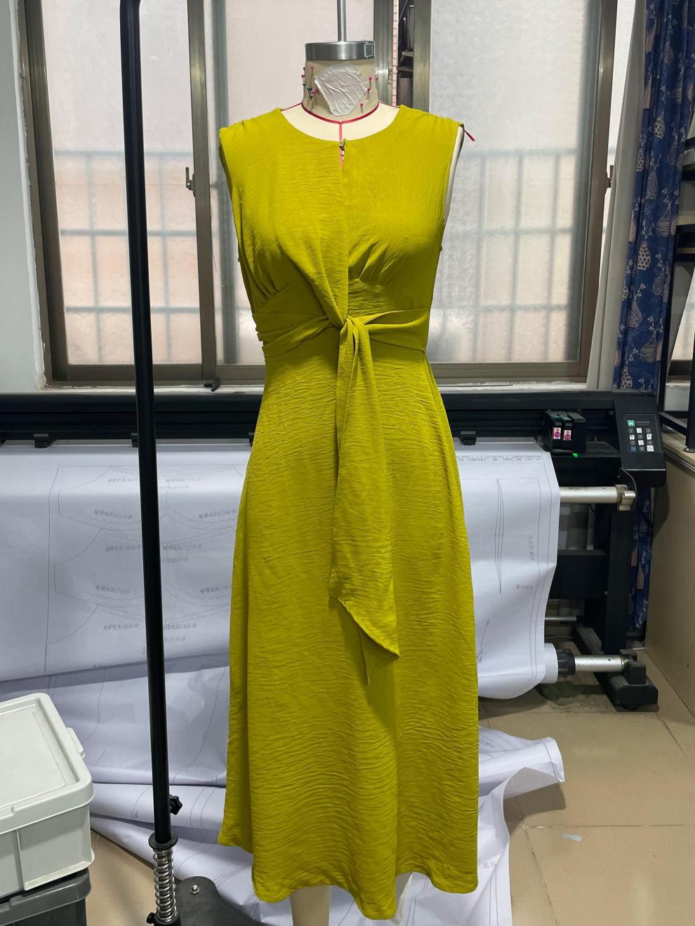 327g Weight Midi Dress Dress Length Type Sleeveless Sleeve Length Sheath Dress Dresses Type Sleeveless Sleeve Type Polyester Fabric Type Elastic Waist Waist Line Holiday Occasion Round Neck Neckline Regular Fit Fit Type Solid Color Pattern Summer Season Women's Gender Streetwear Style Wholesale Women's Streetwear Solid Color Holiday Round Neck Sleeveless Sheath Dress 无