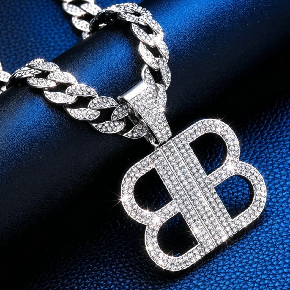 Bajia clásico collar de explosión Bajia B letras retro collar de aleación de alta calidad de material de diamante directo de fábrica
