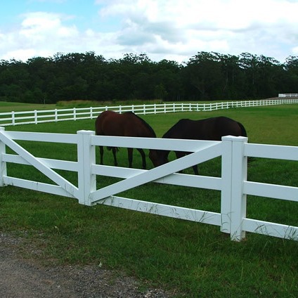 厂家直销美式围栏PVC围栏PVC马场护栏跑马场围栏户外栅栏