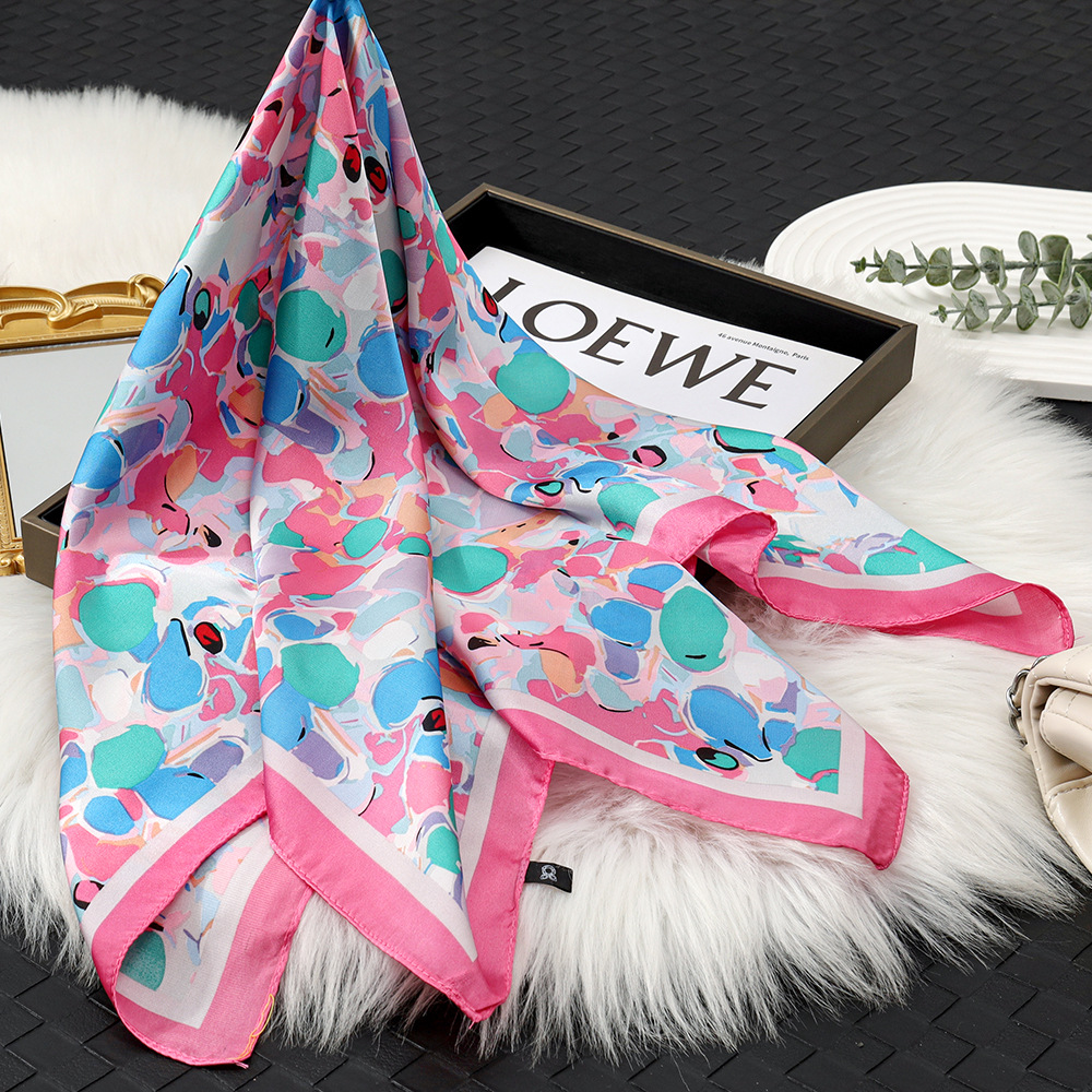 Niñas japonesas 70 pañuelos de seda de imitación pañuelos de seda de vitalidad diaria para usar pañuelos cuadrados de cuello de todo fósforo de reducción de edad de moda al por mayor