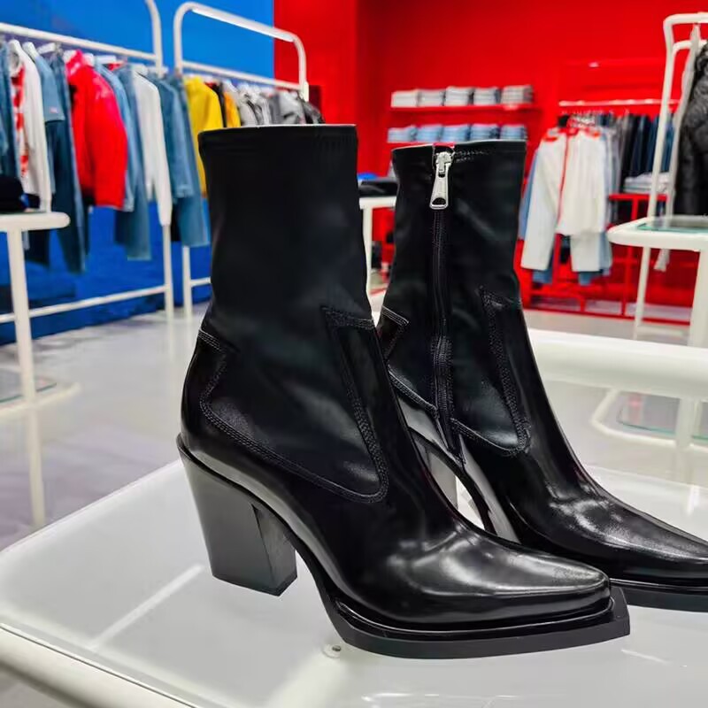블랙 슬림 사이드 지퍼 하이힐 부츠 2025 새로운 쇼트 부츠 여성 지적 기모 두꺼운 힐 세실 패션 부츠