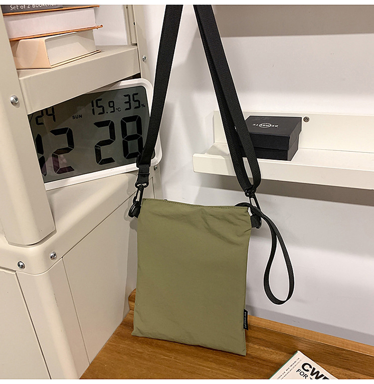 The 2025 summer new stylish, simple and individual small square bag is a trendy and casual single-shoulder crossbody bag for women undefined