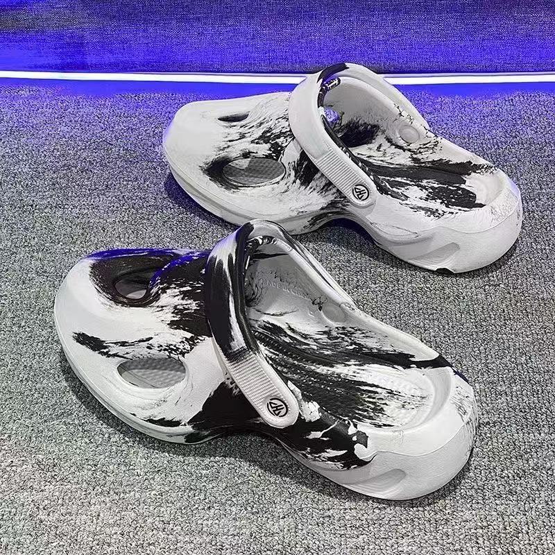 Breathable Croc Shoes Men's Summer Outdoor Deodorant Casual Slippers Going Out Super Soft Beach Sandals Sandals Cross-Border