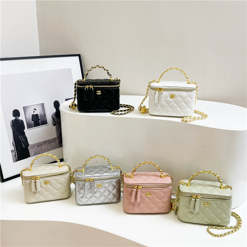 2025 New Fashion Large Capacity Box Bag Women's Diamond Easiest for Match Shoulder Crossbody Bag Small Fragrance Style Chain Bag Women 2025 New Fashion Large Capacity Box Bag Women's Diamond Easiest for Match Shoulder Crossbody Bag Small Fragrance Style Chain Bag Women