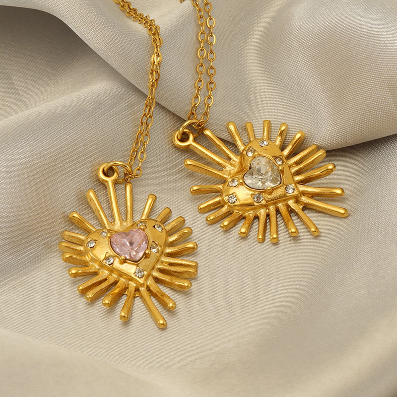 10g Weight 18K Gold Plated Plating Material Wholesale Jewelry IG Style Sweet Shiny Heart Shape 304 Stainless Steel Zircon 18K Gold Plated Inlay Pendant Necklace