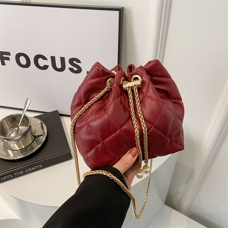 Fashion trendy rhombus drawstring bucket bag for women 2024 spring new simple chain shoulder messenger bag